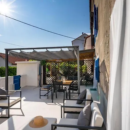 וילה House Franulich